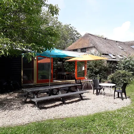 بيت للعطل Groepsaccommodatie Met Workshopruimte *