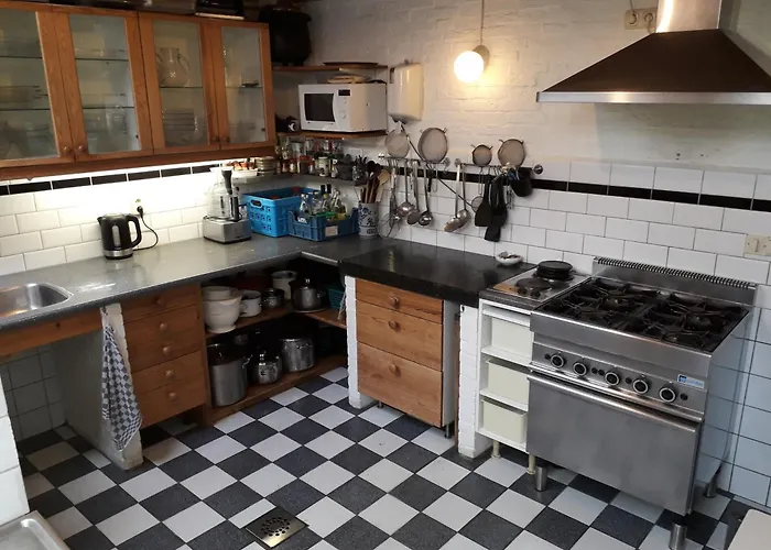 Groepsaccommodatie Met Workshopruimte Holiday home Hurwenen