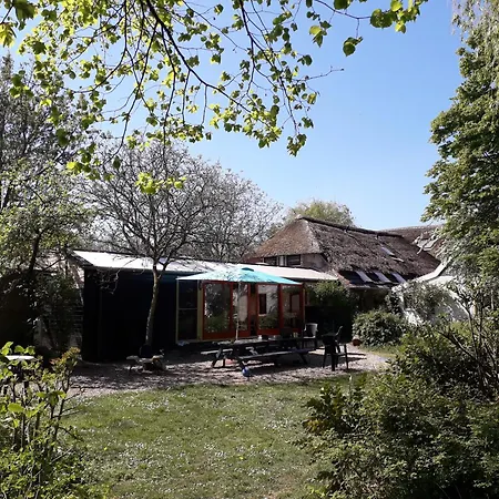 別荘 Groepsaccommodatie Met Workshopruimte *