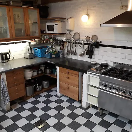 Groepsaccommodatie Met Workshopruimte 別荘 Hurwenen