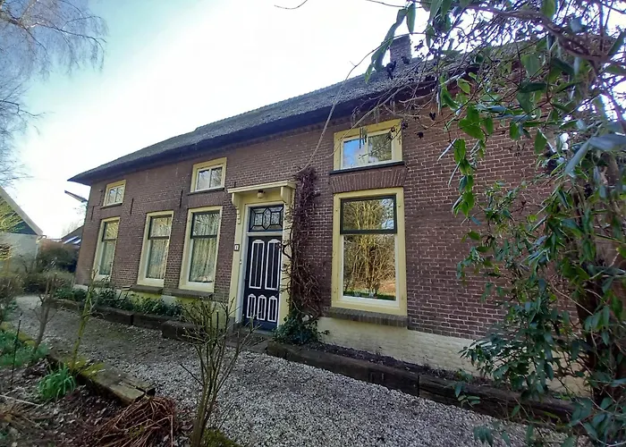 Groepsaccommodatie Met Workshopruimte 別荘 Hurwenen